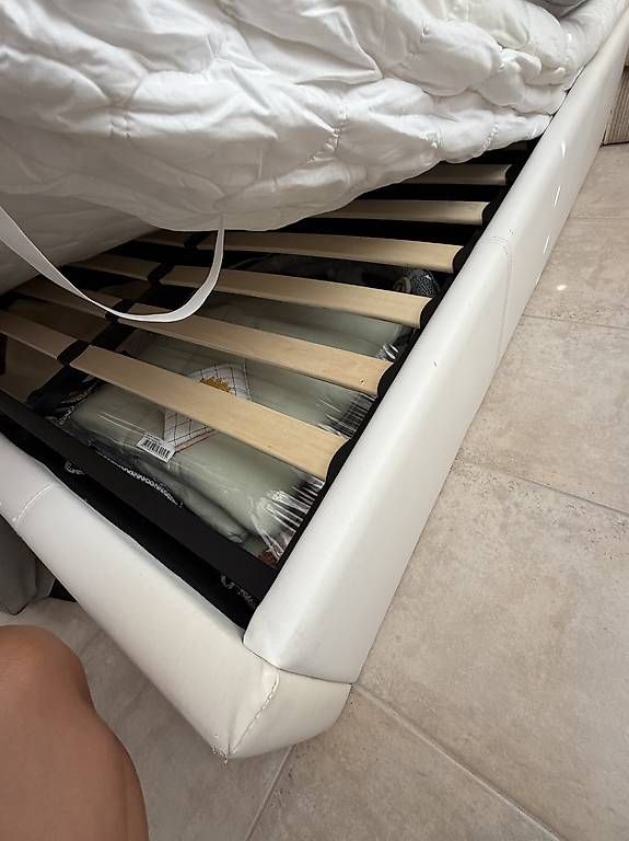 Letti: Wunderschönes Bett inkl. Matratze – Usato da Obergerlafingen venduto da elb_t5wf 3