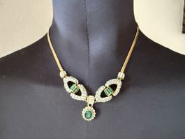 ✨Goldfarbene Vintage-Halskette mit grünen und weißen Kristal