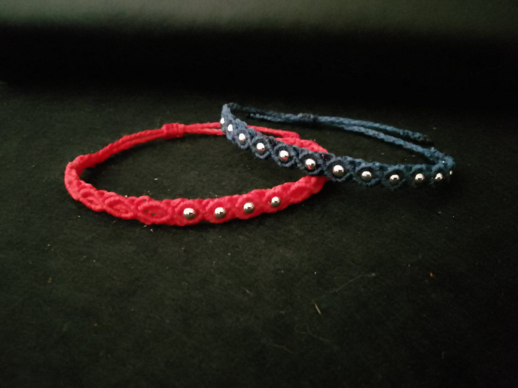 Bracciali & Braccialetti: Makramee Schmuck Set, 2 Armbänder, Freundschaftsarmband – Nuovo (secondo la descrizione) da Pfäffikon ZH venduto da Emporos_42