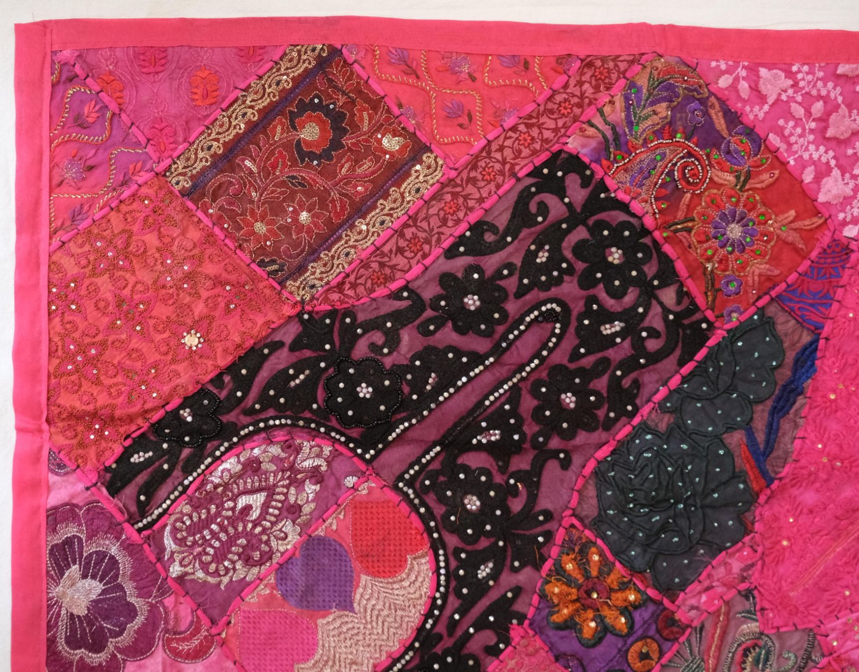 Tutte le decorazioni: Indischer Wandbehang Tischläufer Deko Patchwork – Nuovo (secondo la descrizione) da Zürich venduto da Masala-Oase 1