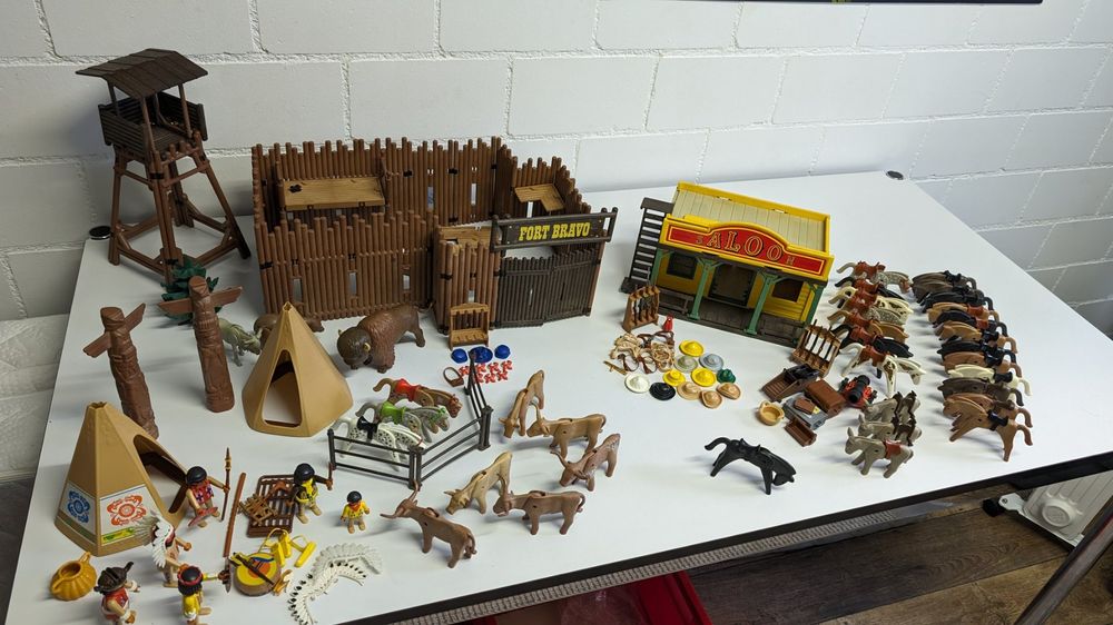Playmobil Western – Cowboy, Indien, Maison Forte Et Accessoires