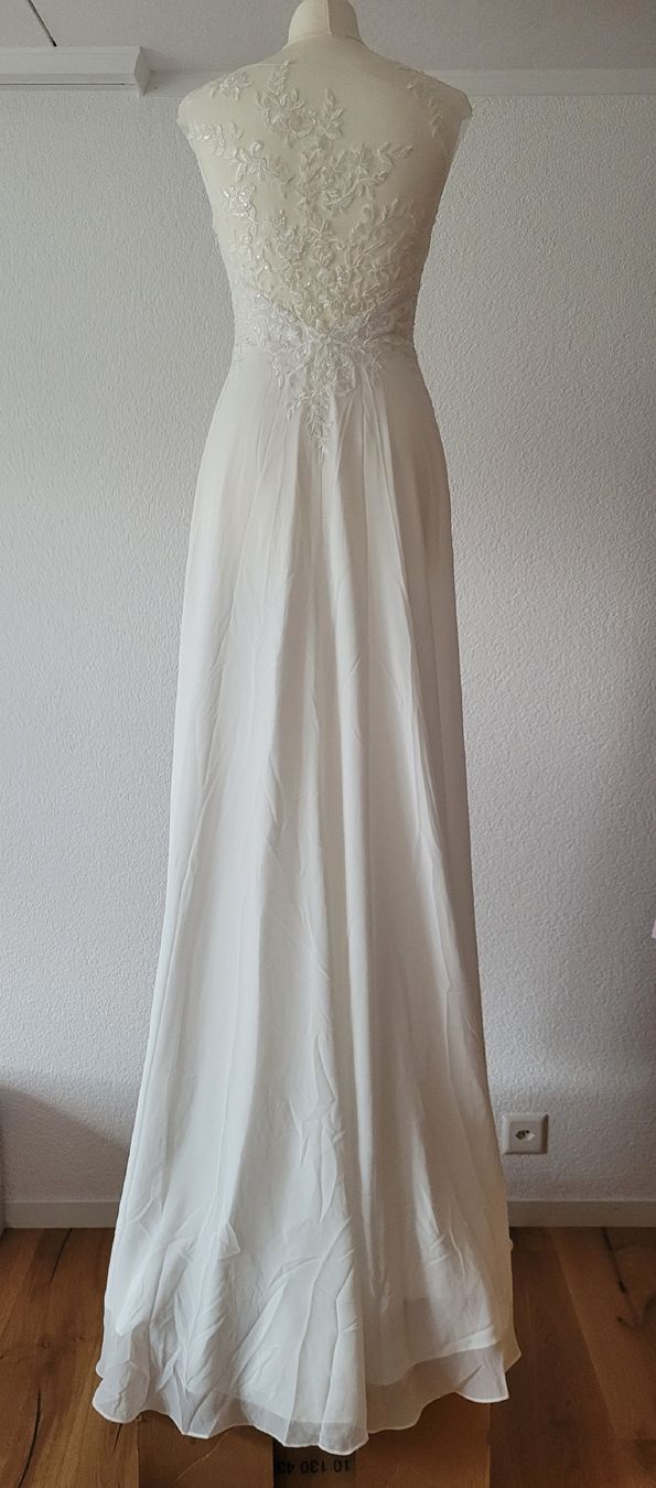 Kleider: traumhaft schönes Brautkleid mit Schleppe  – Gebraucht aus Herisau von Yyyoga 2