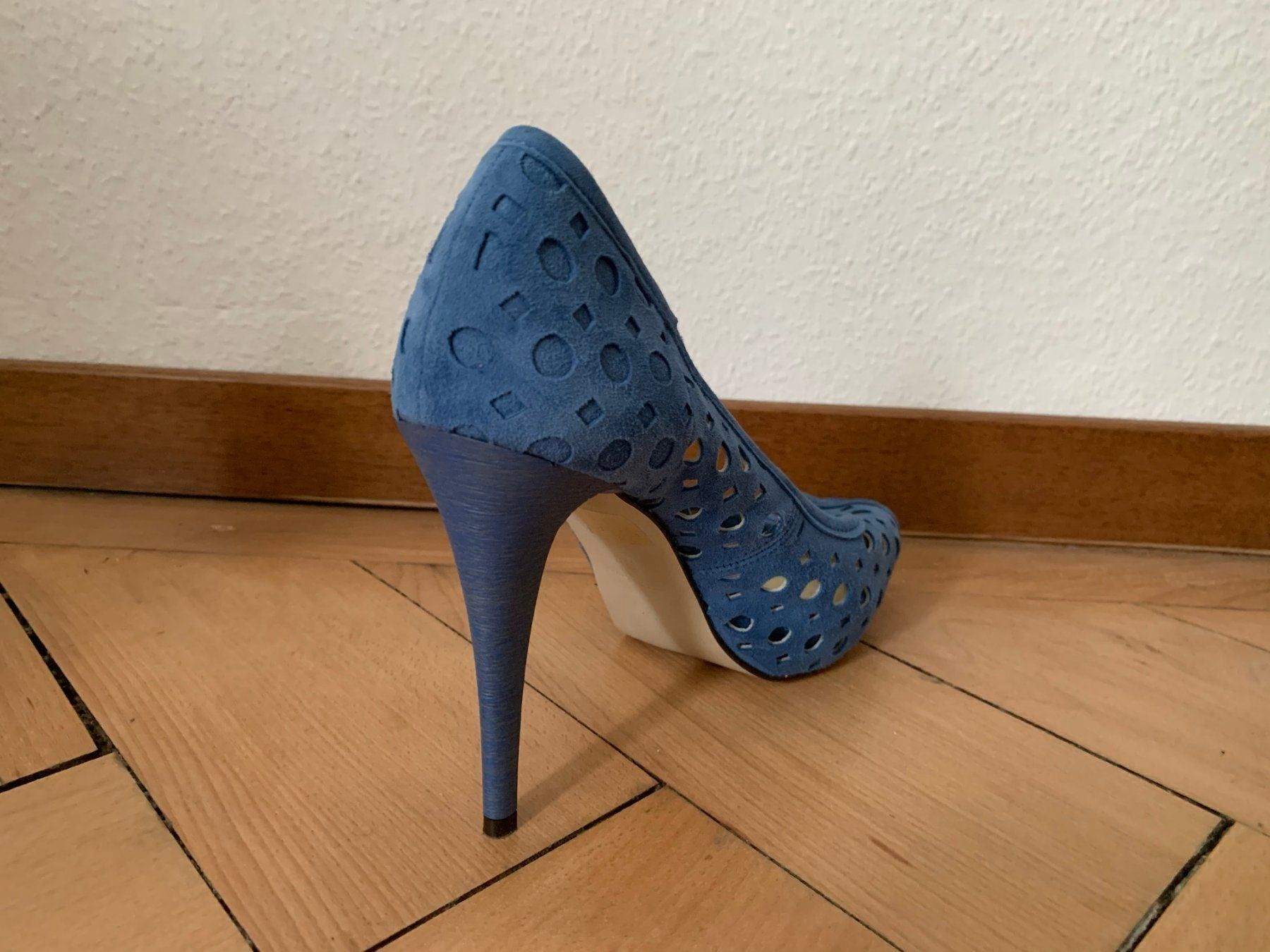 Scarpe da donna: TO BE - Leder Peeptoe Pumps blau 38 – Usato da Zürich venduto da Diazaio 2