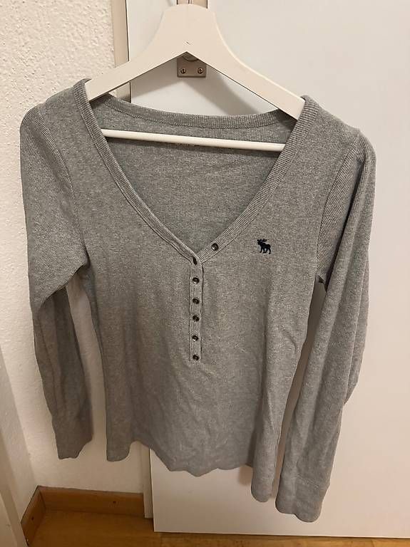 Maglioni & Felpe: Abercrombie 3xPullover/2x Shirt Grösse M – Usato da Pfäffikon SZ venduto da Melanie335 1