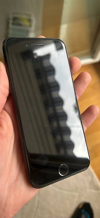 Apple Telefoni cellulari / Smartphones: iPhone SE, 64GB mit Hülle und 2 Schutzfolien – Usato da Münchenstein venduto da einElement 2