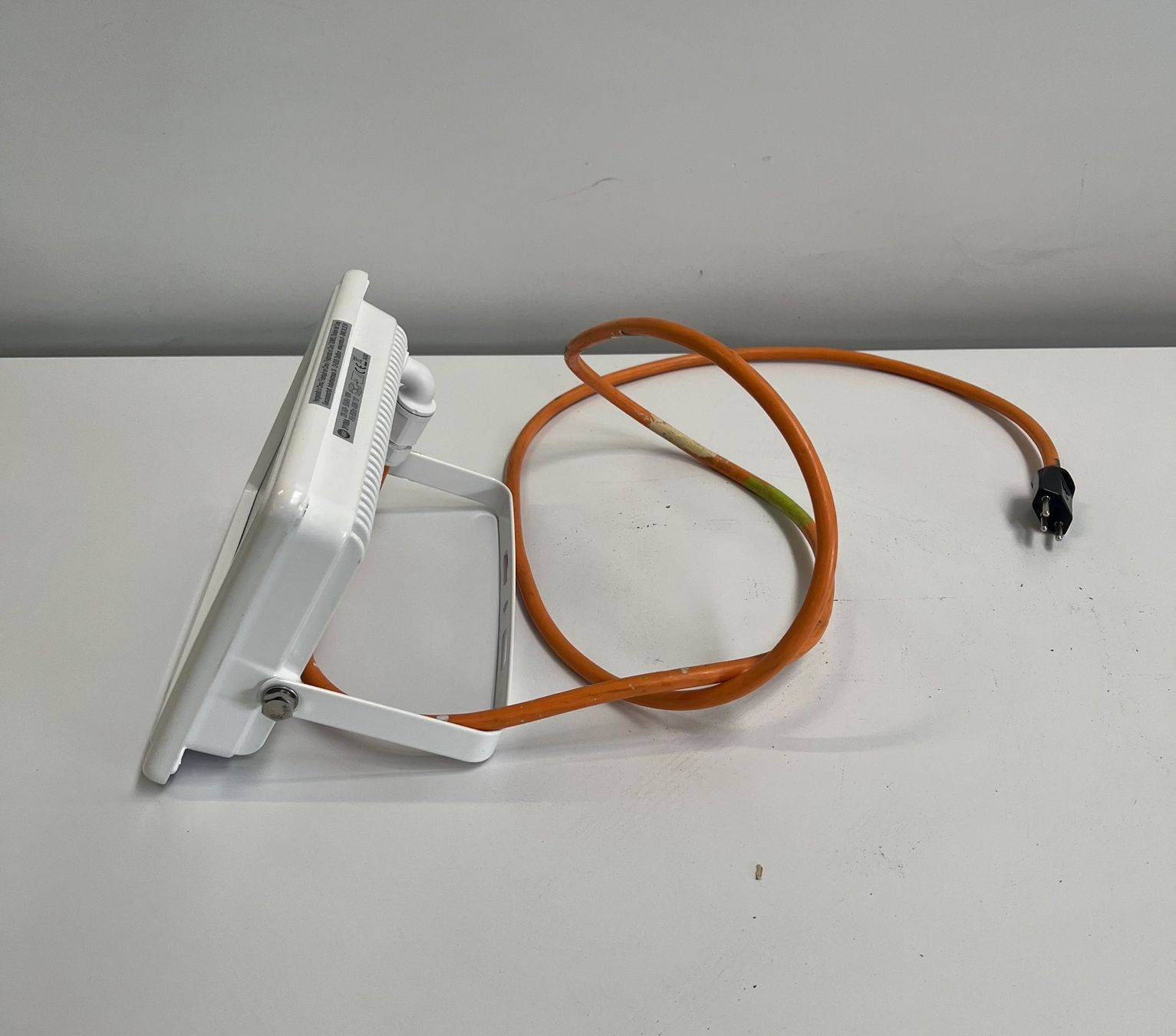 Fari: Posten 3x AYCE LED-Flutlichtstrahler / Scheinwerfer – Usato da Wangen an der Aare venduto da TBYN 2