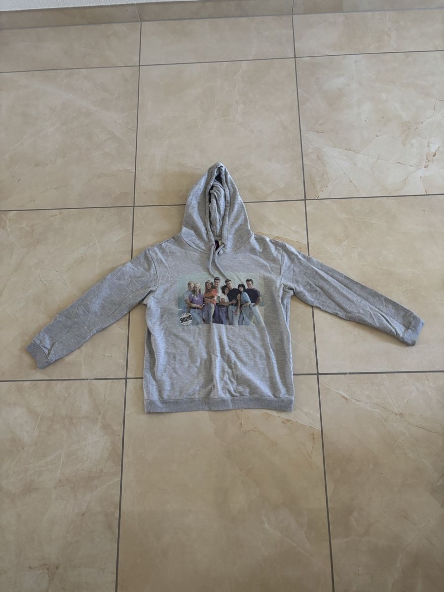 Maglioni & Felpe: Sweat à capuche Beverly Hills 90210 gris – Usato da La Roche FR venduto da syd_vdb6