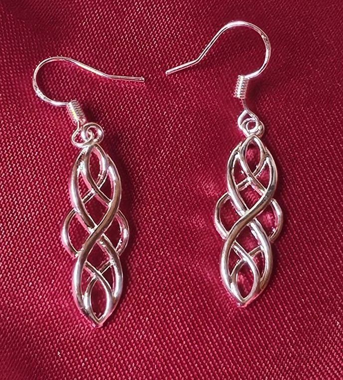 Ohrringe & -stecker: Elegante Ohrringe, versilbert – Neu (gemäss Beschreibung) aus Grenchen von maretop 1