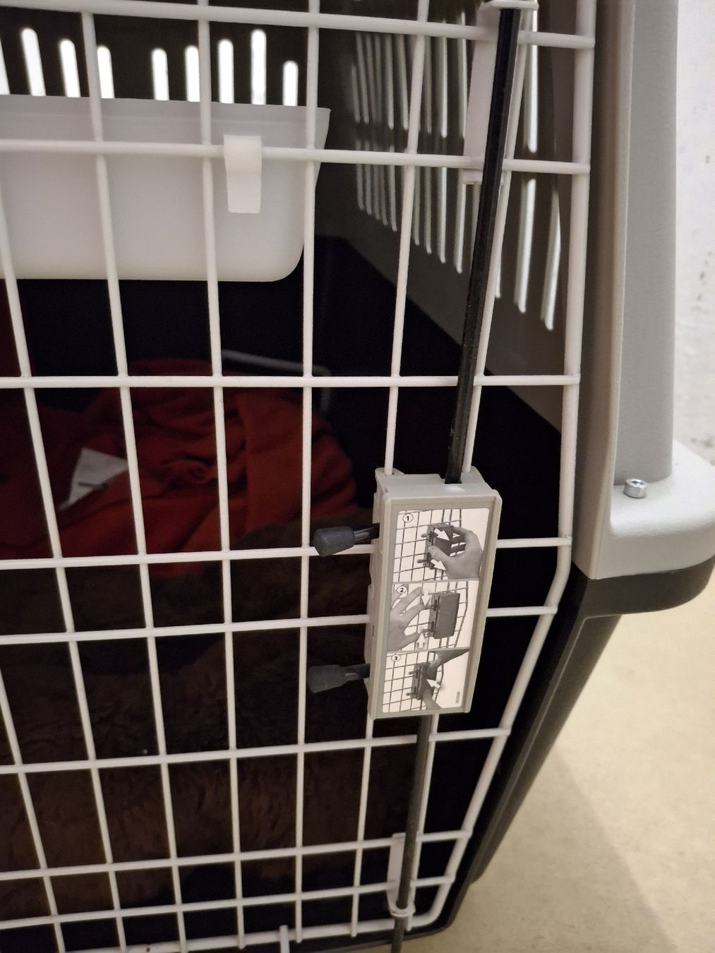 Cages, transport & sécurité: Hundebox gebraucht, funktionsfähig – D'occasion à Gattikon par cbe_9x5c 3