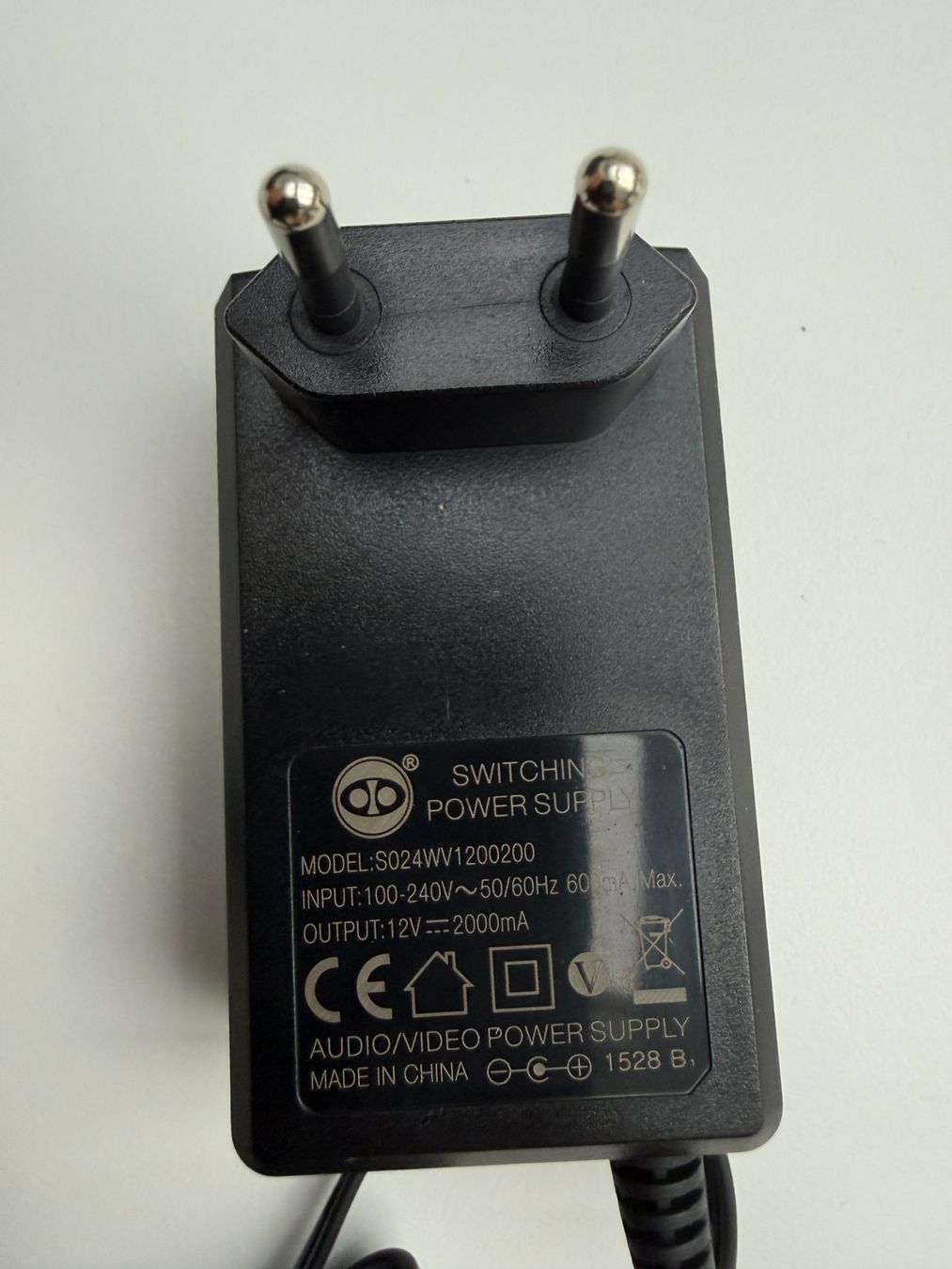Caricabatterie: Steckernetzteil 230 Volt auf Hohlstecker, 12V, 2A, Fabrikneu – Nuovo e nell'imballaggio originale da Unterengstringen venduto da Tnovus 2