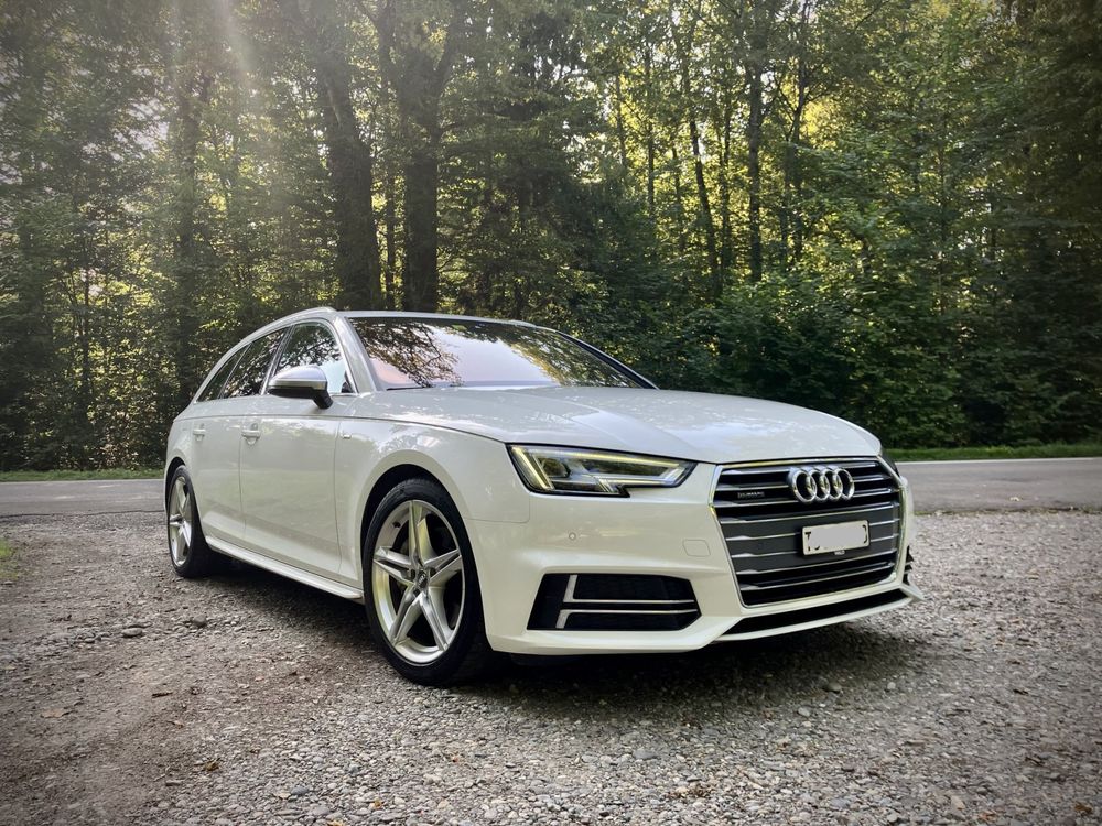 Elegantes Audi A4 Quattro S Line Ebenbildnull