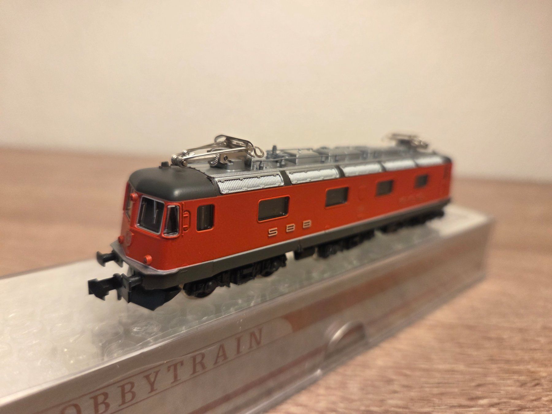 Hobbytrain Modellini di ferrovie: Hobbytrain N 1103 E-Lok Re 6/6 SBB – Usato da St-Aubin-Sauges venduto da Lo_Go 2