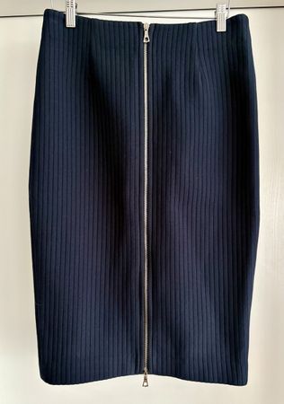 Elegant Navy Ribbed Skirt with Zipper Detail - Size M