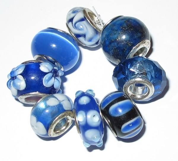 Ciondoli: Set mit 8 Stk. Glasperlen Blue Chamilia – Nuovo (secondo la descrizione) da Schwanden GL venduto da UHRKNALL