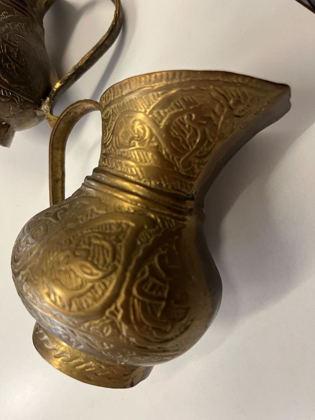 Toutes les décorations: 2 Antike Messing Krüge, orientalisch, graviert, Deko – D'occasion à Stetten AG par Brissago25 2