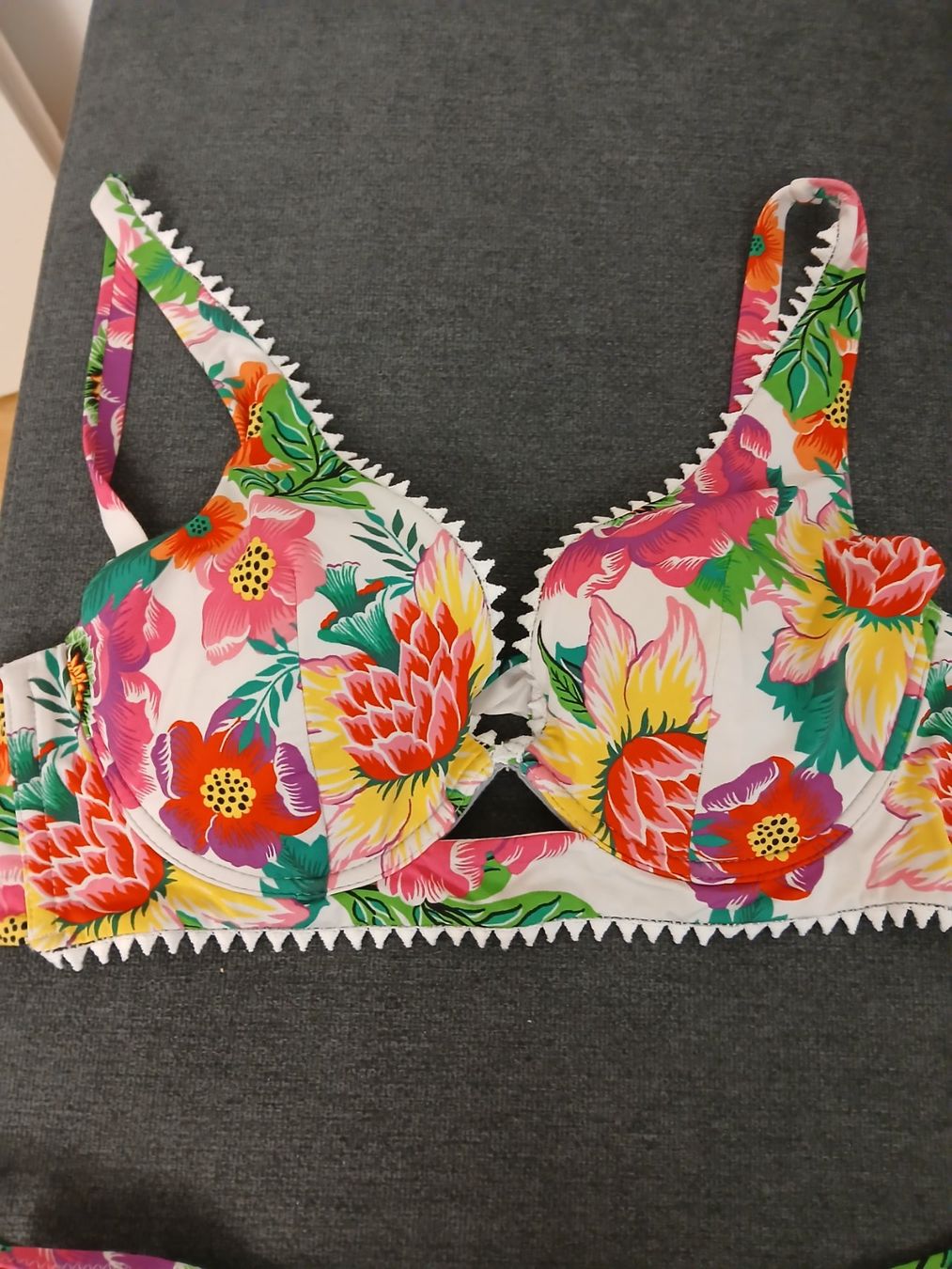 Tezenis Costumi da bagno & Bikini: Sommer Bikini Set TEZENIS - Grösse M - Blumenmuster – Usato da Glattbrugg venduto da fin_66d8 1