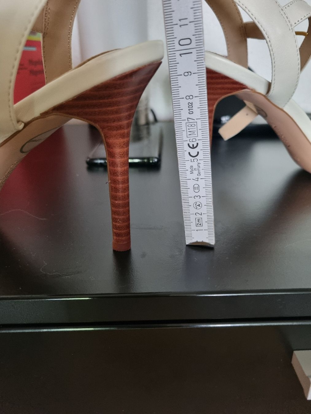 Ralph Lauren Scarpe da donna: Ralph Lauren Sandalen, Absatz, Gr. 41 – Nuovo e nell'imballaggio originale da Thun venduto da Vesna27 3