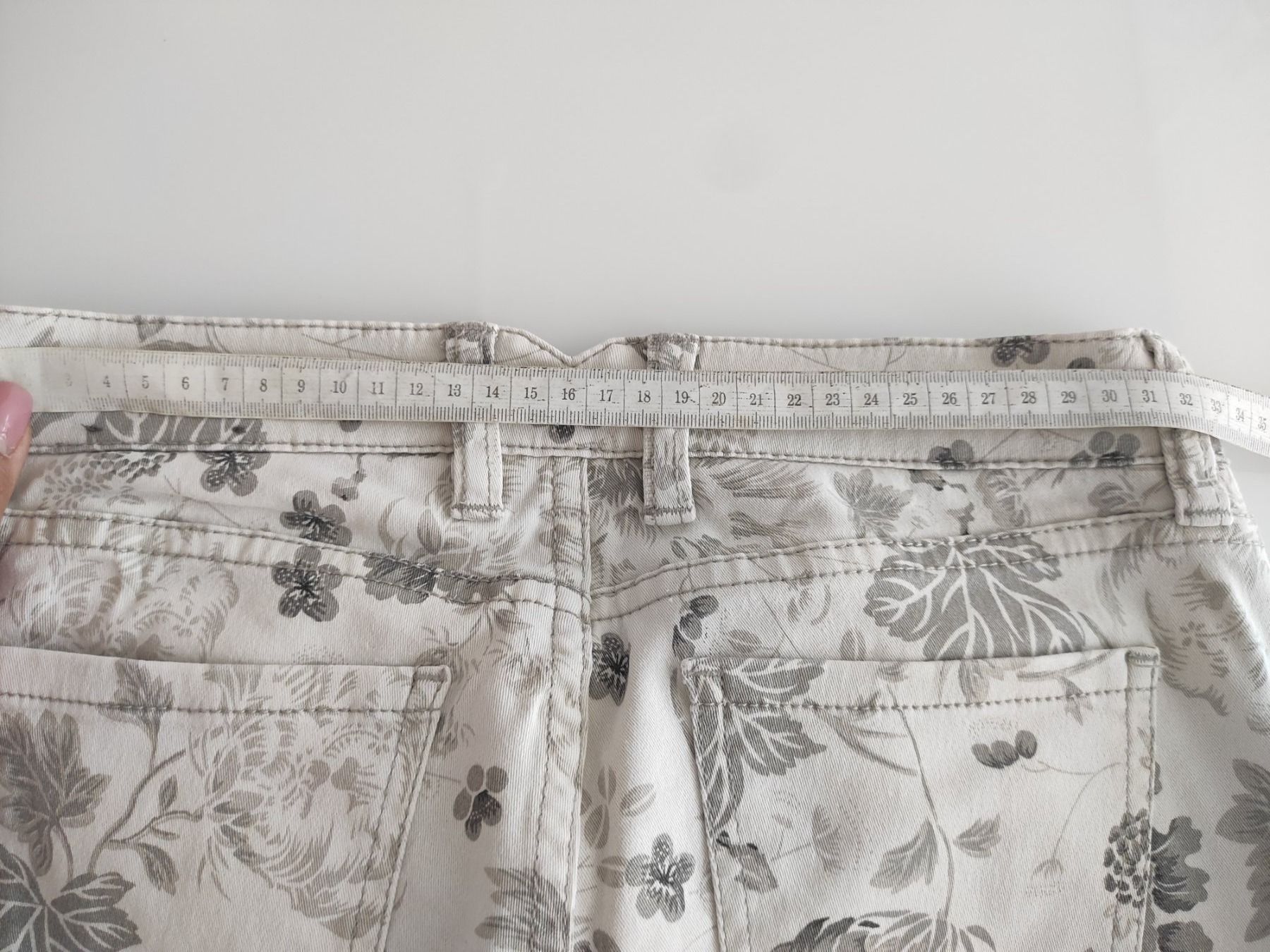 Pantaloni: Damen Hose gr 26 – Usato da Oensingen venduto da mamma86 5