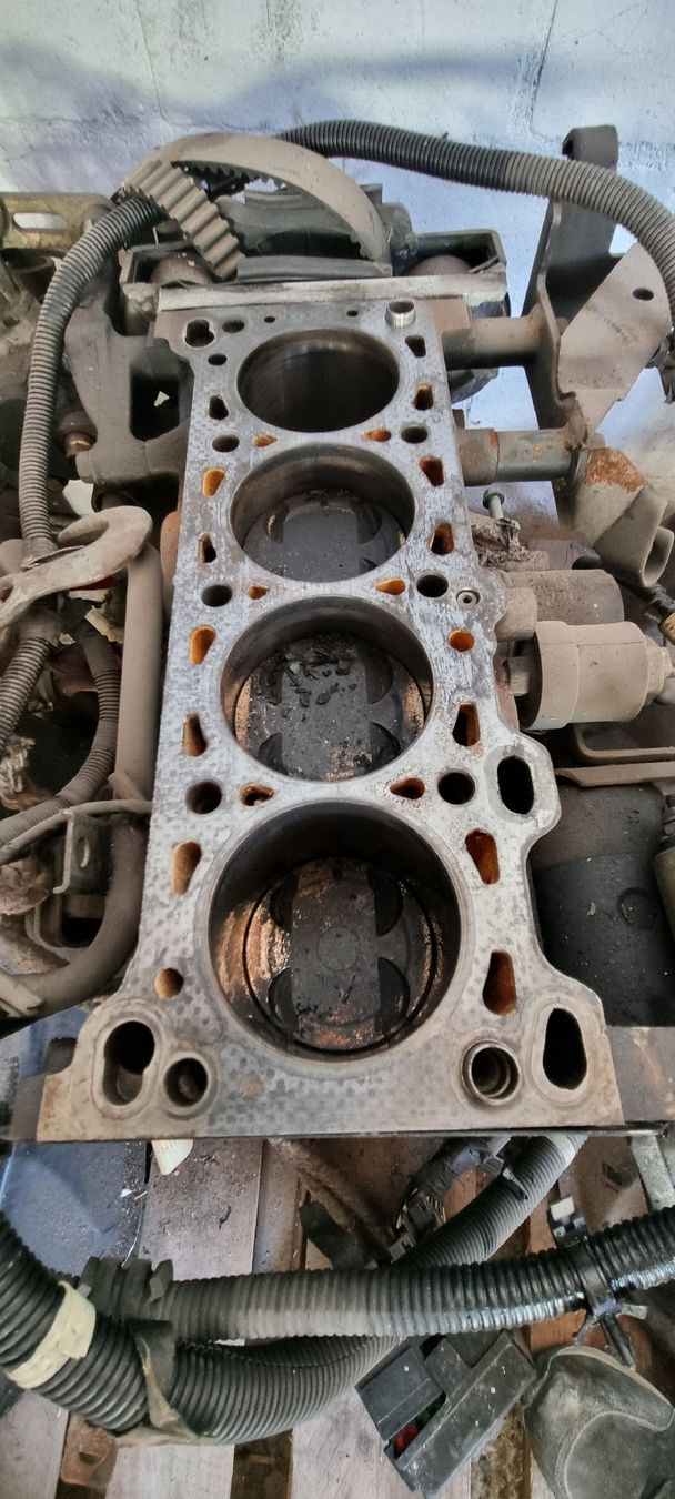 Mazda Tutti pezzi di ricambio auto: Mazda Mx5- Na Motor – Usato da Biglen venduto da Bear06