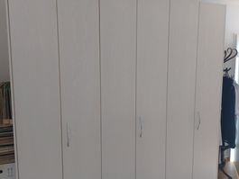 Grosser Kleiderschrank Kasten Weiss Holzstruktur Stauraum!!!
