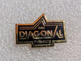 Ansteckpin 296: Diagonal Fribourg
