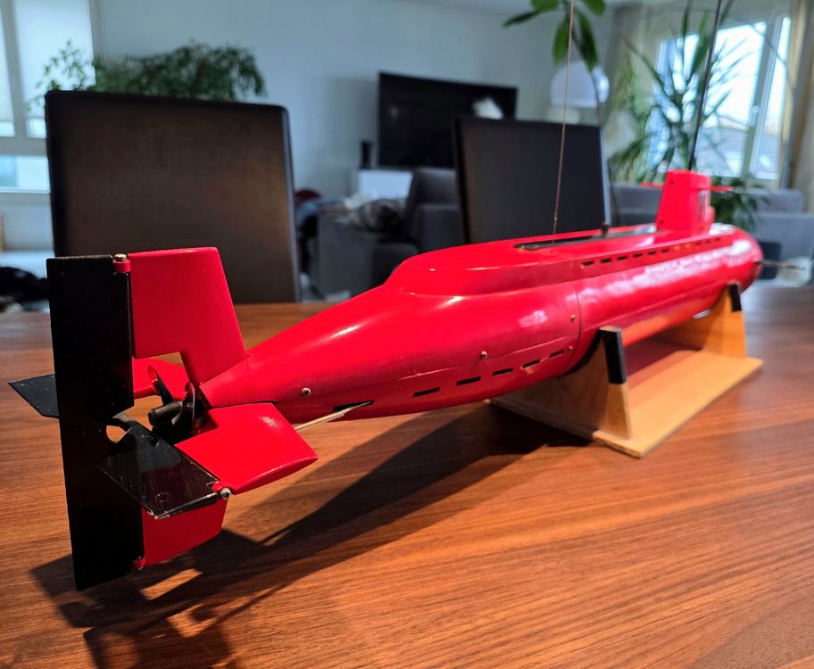 Rotes U-Boot Modell, funkgesteuert! (Gebraucht) in Therwil für CHF 156 ...