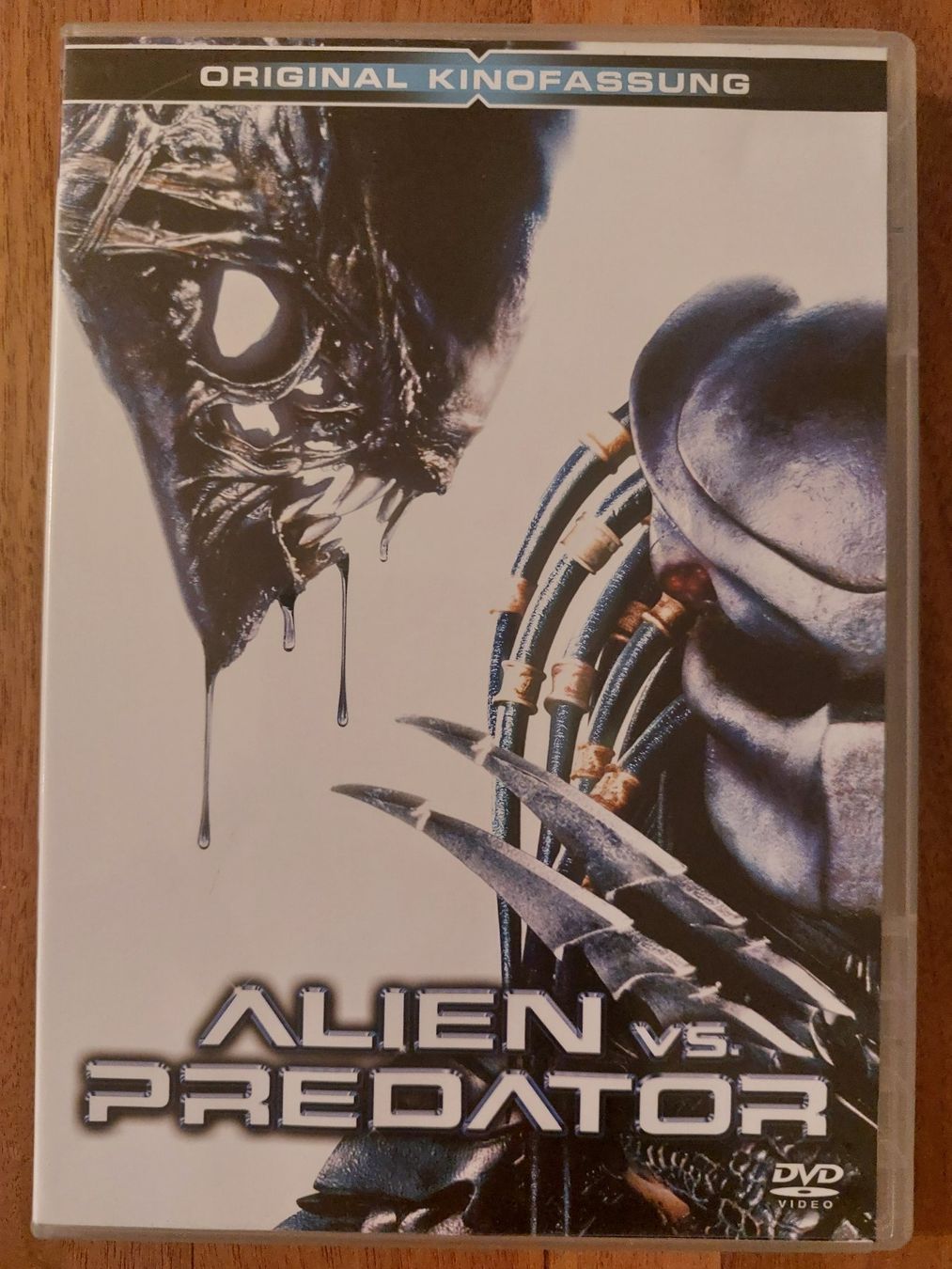 Tous les DVDs: DVD - Alien vs. Predator – D'occasion à Rheinfelden par Onyx74