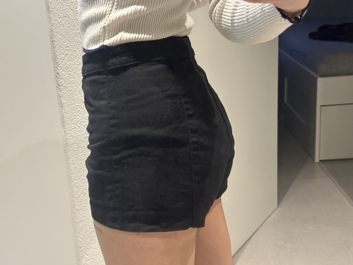 H&M Pantaloni: H&M Shorts, Grösse 38 – Nuovo (secondo la descrizione) da Ottenbach venduto da Irinaberther 1