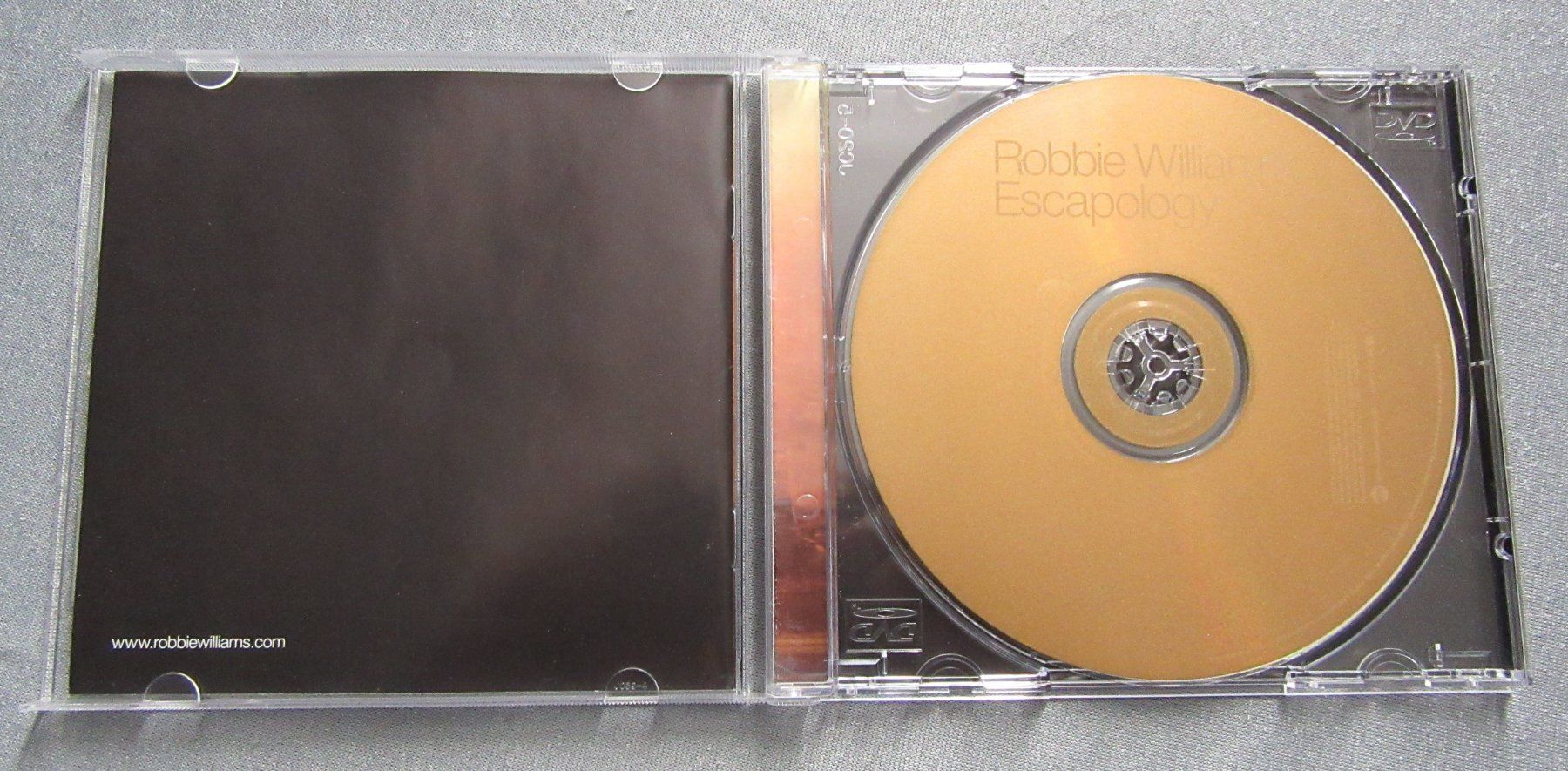 CD: Robbie Williams - Escapology -  CD ab CHF 2.00 – Usato da Auenstein venduto da Padabimbim 2