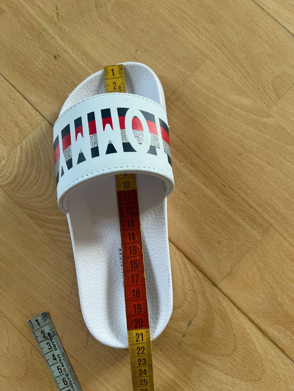 Tommy Hilfiger Scarpe da uomo: TOMMY HILFIGER Pantoletten, Gr. 32, NEU – Nuovo e nell'imballaggio originale da Worb venduto da farben20zauber 2