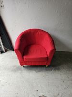 Gemütlicher roter Sessel
