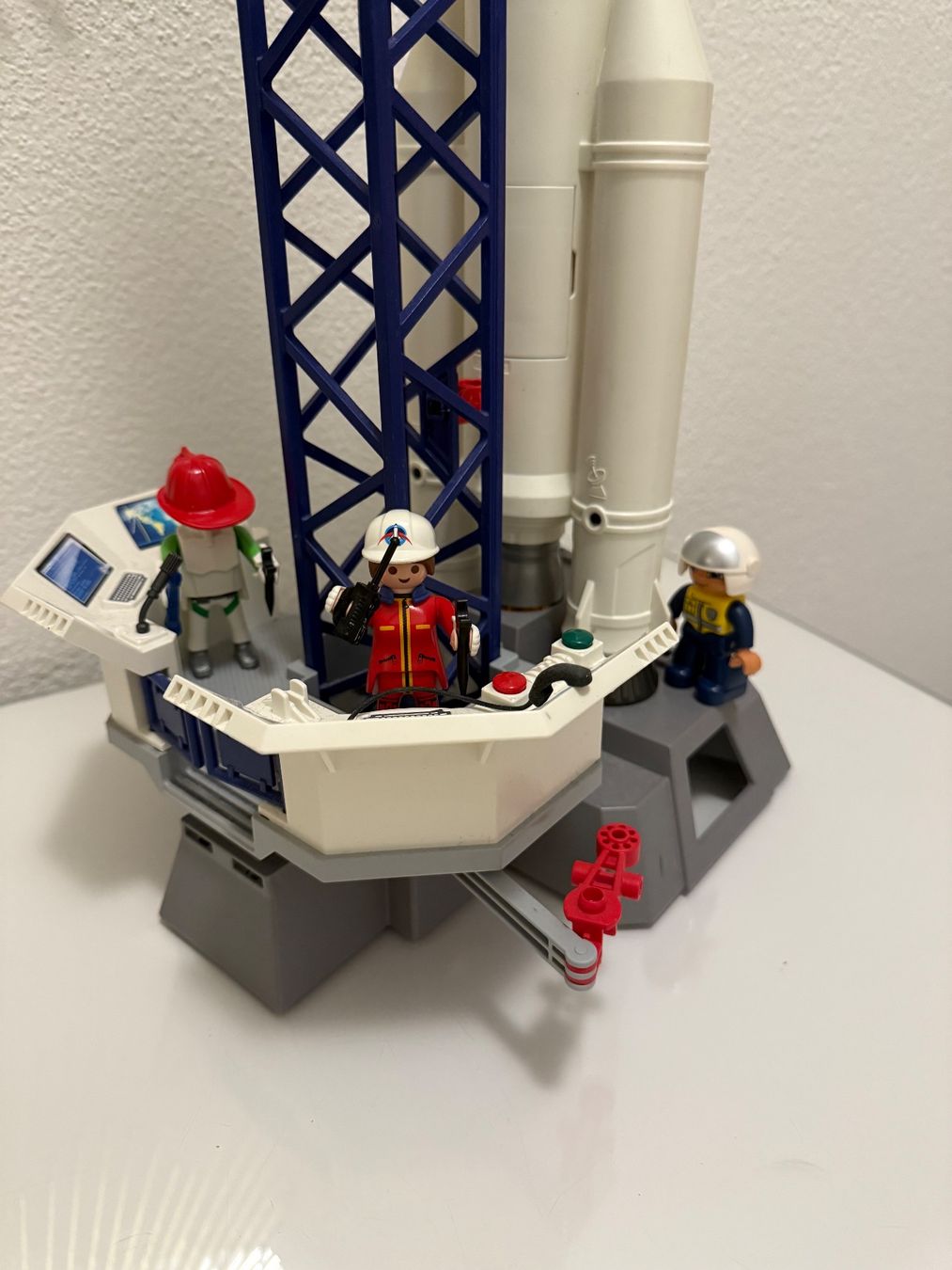 Playmobil Giocattoli: Playmobil Weltraumrakete mit Basisstation – Usato da Alpnach Dorf venduto da ljusja 2