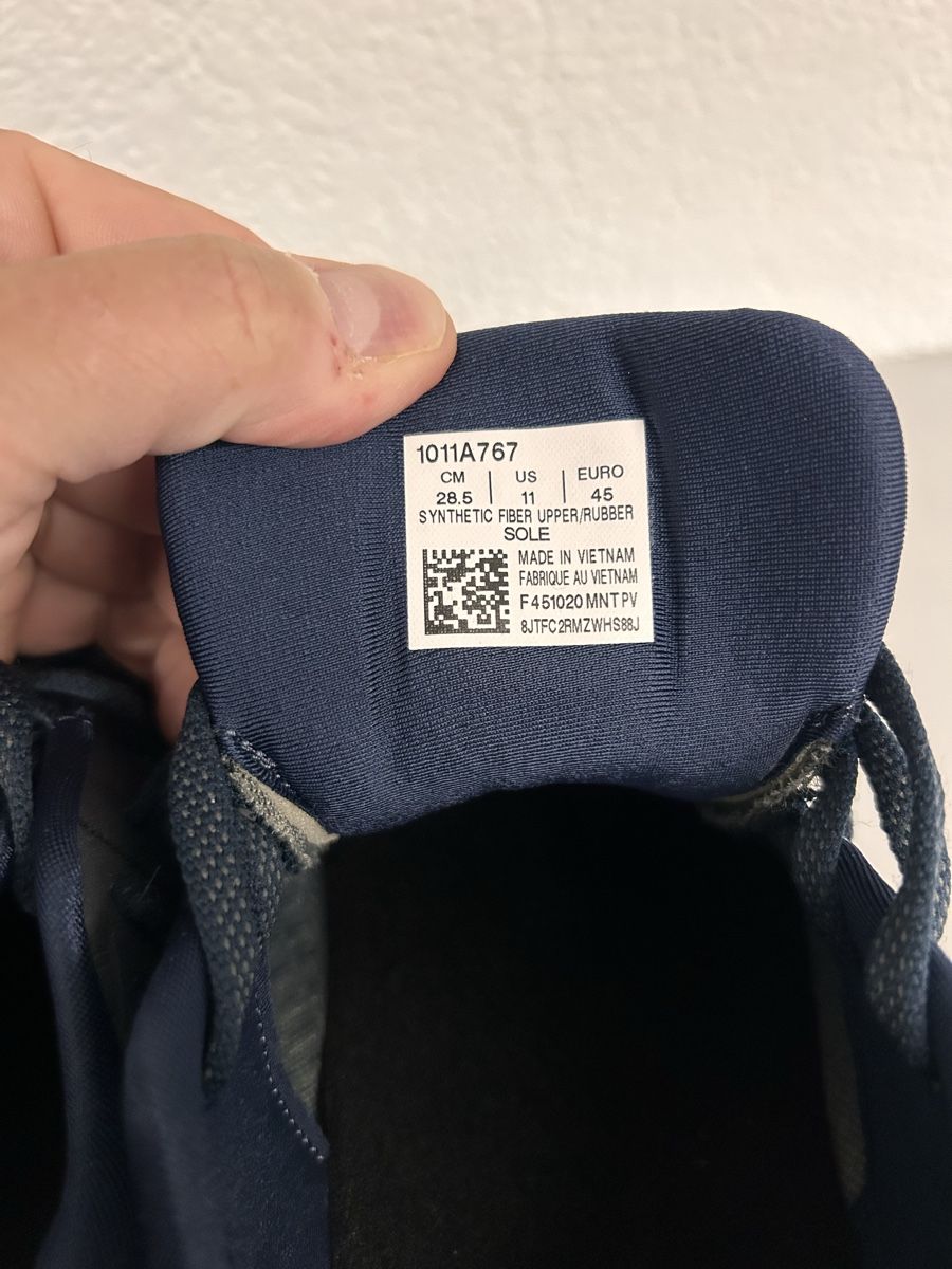 Asics Chaussures hommes: Laufschuhe  – Neuf (Voir description) à Lyss par Werkler77 1