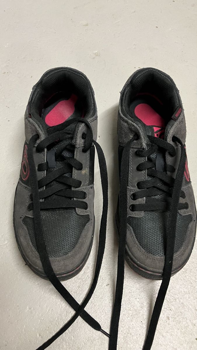 Five Ten Damenschuhe: Five Ten Freerider Bikeschuhe Damen Grösse 39 – Gebraucht aus Wettingen von Vichli 1