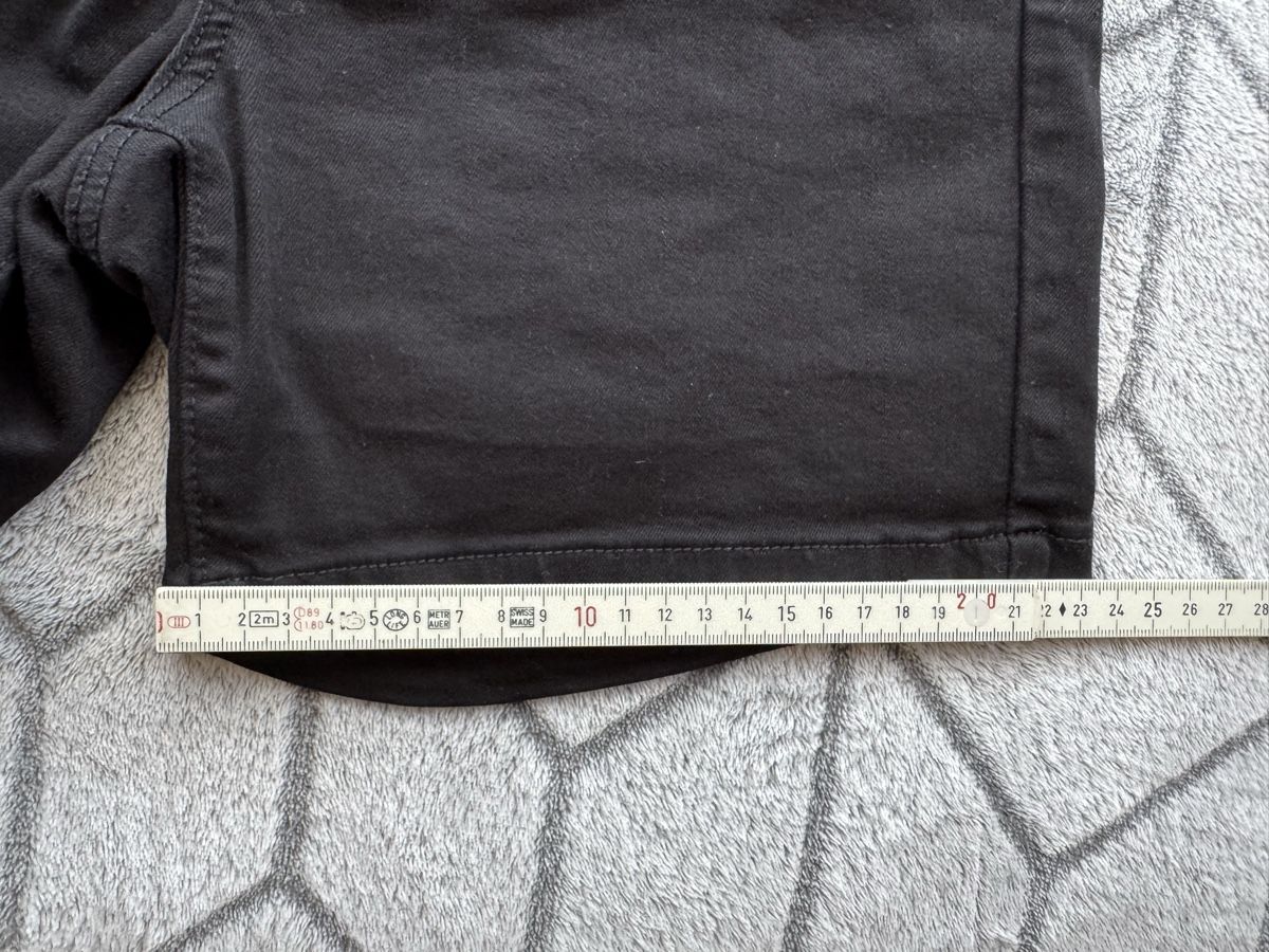 Jeans: Vila Shorts schwarz Gr. 27 – Usato da Rüti ZH venduto da Ella96 4