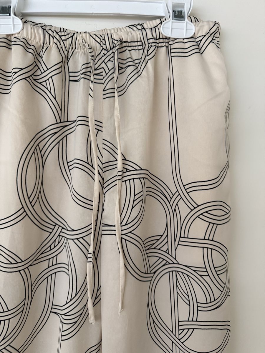 H&M Pantalons: Pantalon crème  – D'occasion à Monthey par sen_6ckr 2