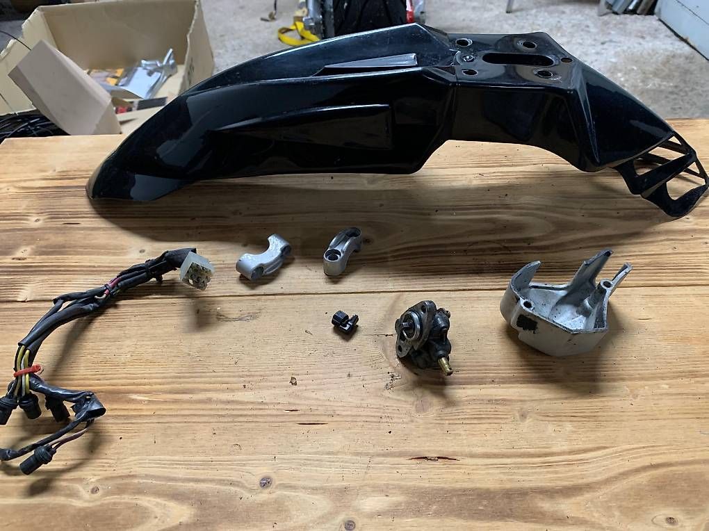 Tutti i ricambio per moto: 50er Ölpumpe, Fender – Usato da Richterswil venduto da luca_stu 1
