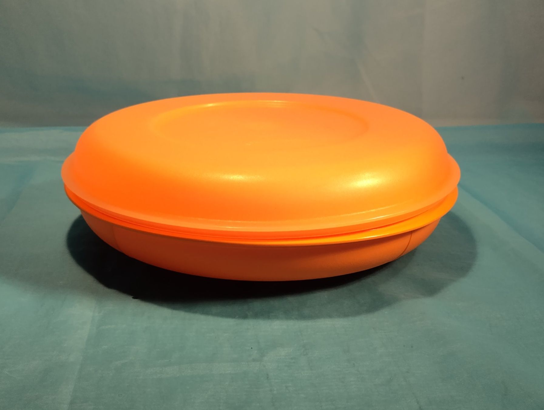 Tupperware Recipients et similaires: Fünfkammeriger Tupperware Behälter, orange – D'occasion à Bellach par JingleCherry