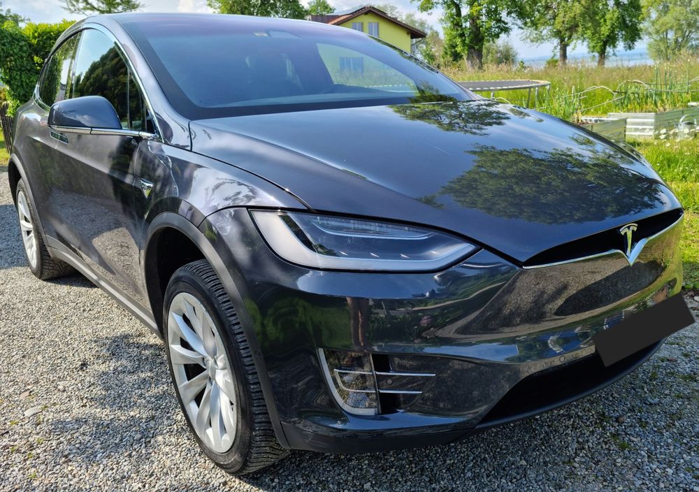 Tesla Model X mit 525 PS, Flügeltüren und FSD