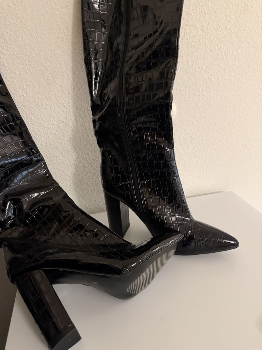 Chaussures femmes: Cuissardes noire, taille 38  – Neuf (Voir description) à Perly par sha_dry8