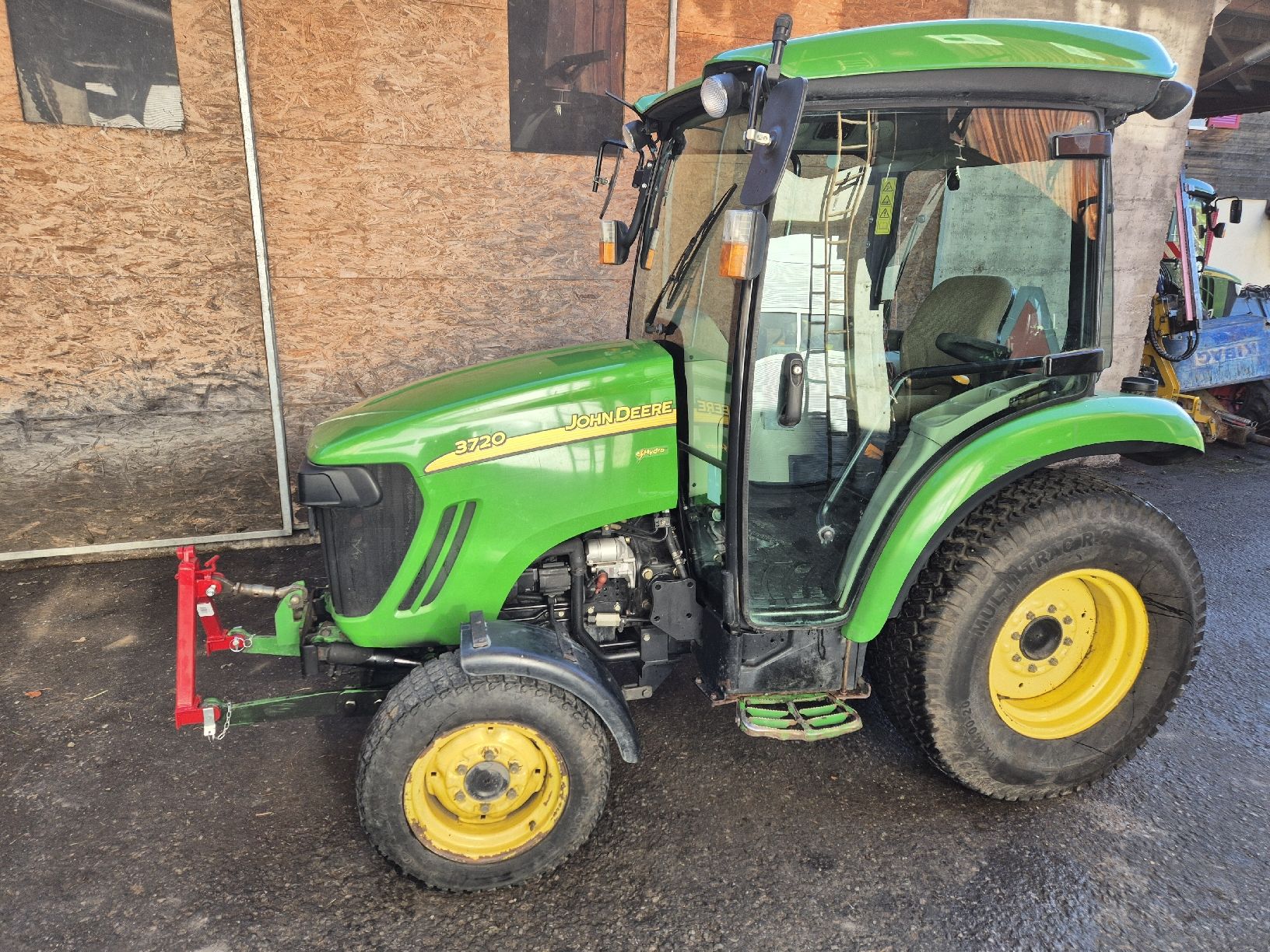 John Deere Traktoren: John Deere 3720 – Gebraucht aus Unteriberg von Prinz011