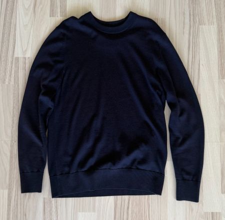 Dunkelblauer Pullover 100% Merinowolle (Grösse M)