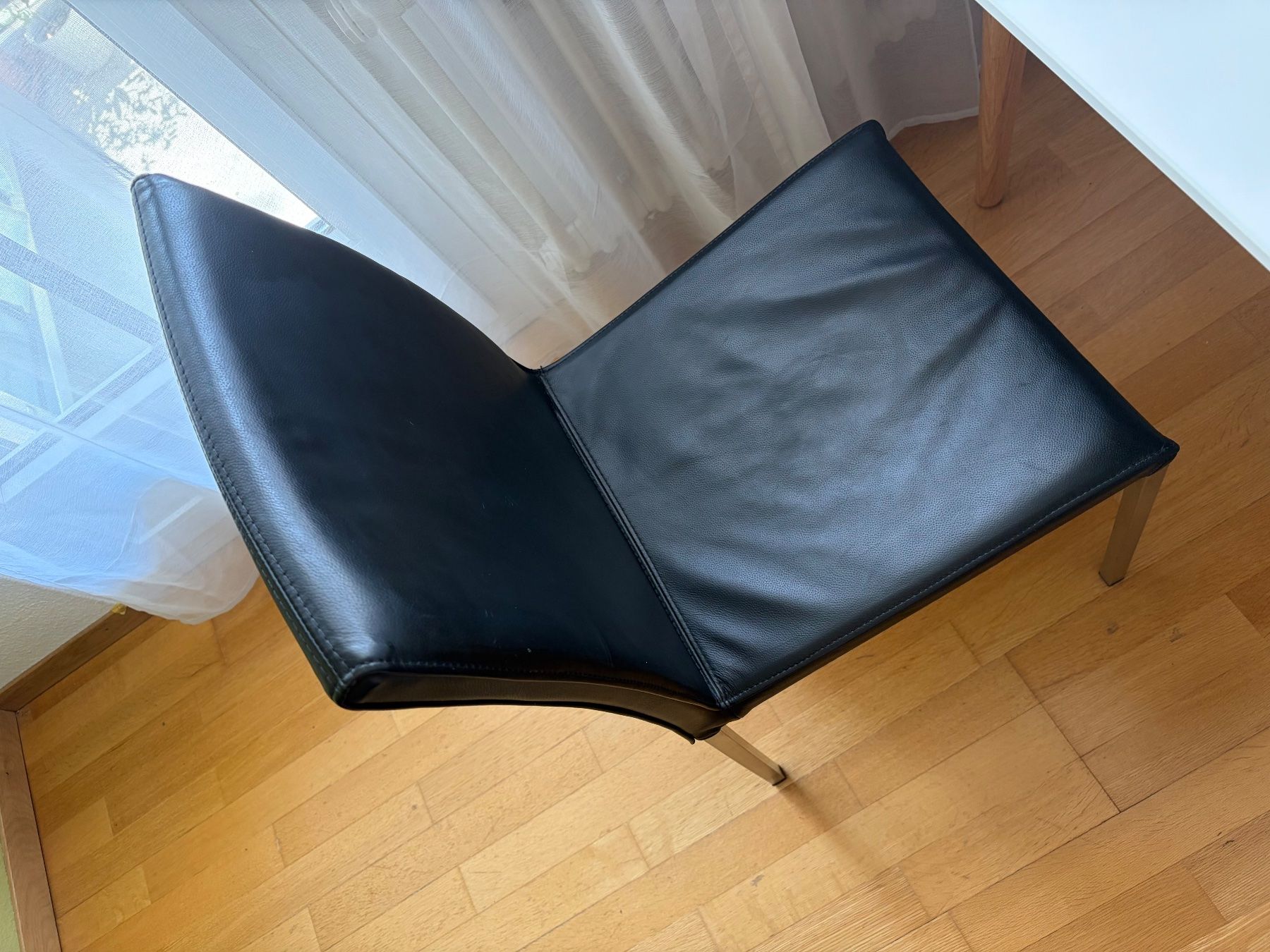 Interio Chaises: 2 schwarze Essstühle von Interio – D'occasion à Winterthur par Skuenzle 3