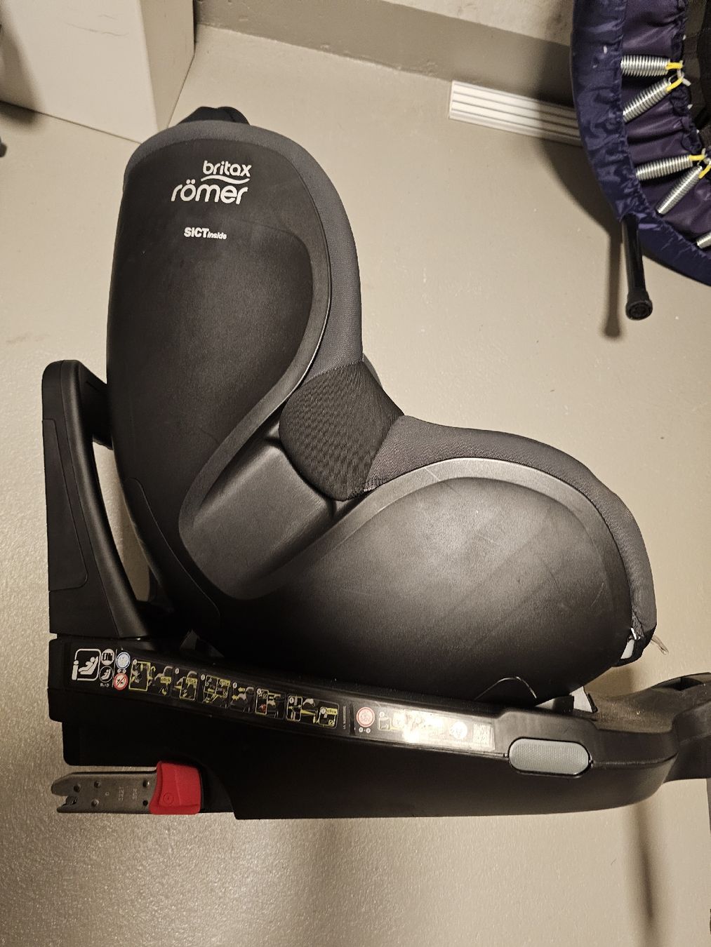 Britax Römer Seggiolini per auto: Britax Römer Dualfix M Kindersitz – Usato da Münchenstein venduto da jos_my8b 3