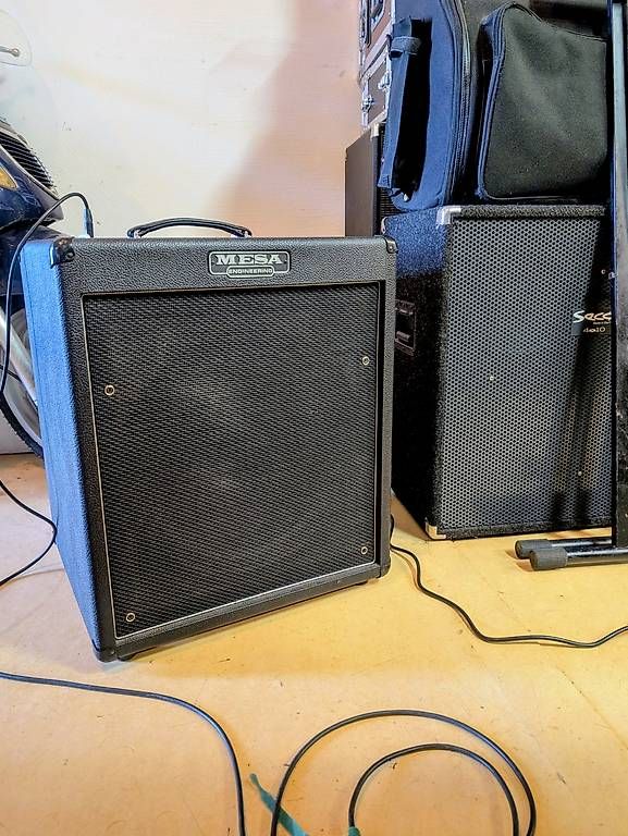 Mesa Boogie Amplificatori: Mesa Boogie Walkabout Basscombo  Scout 15 – Usato da Pratteln venduto da dado1972