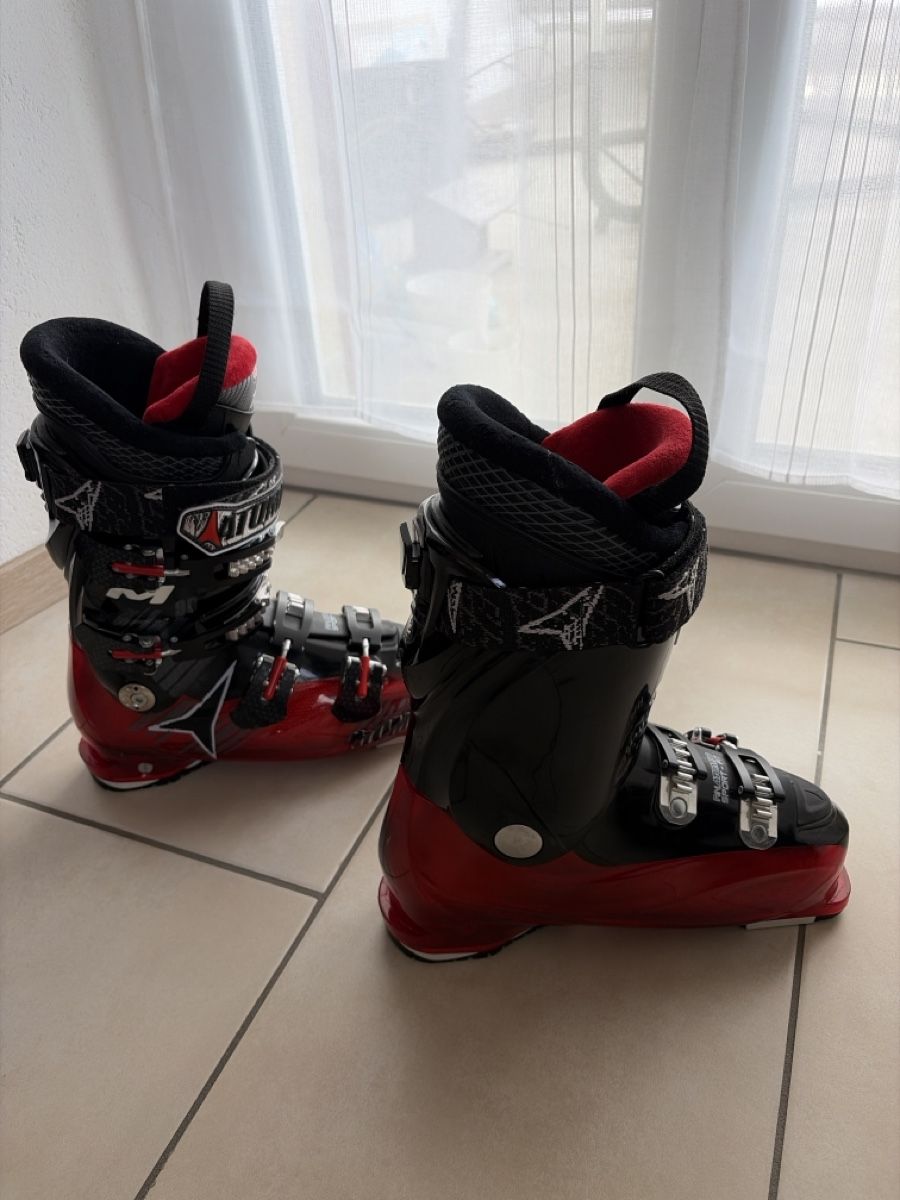 Atomic Scarpe da uomo: Chaussures ski Atomic homme t26-26.5  – Usato da Saignelégier venduto da Momo-Lium 1