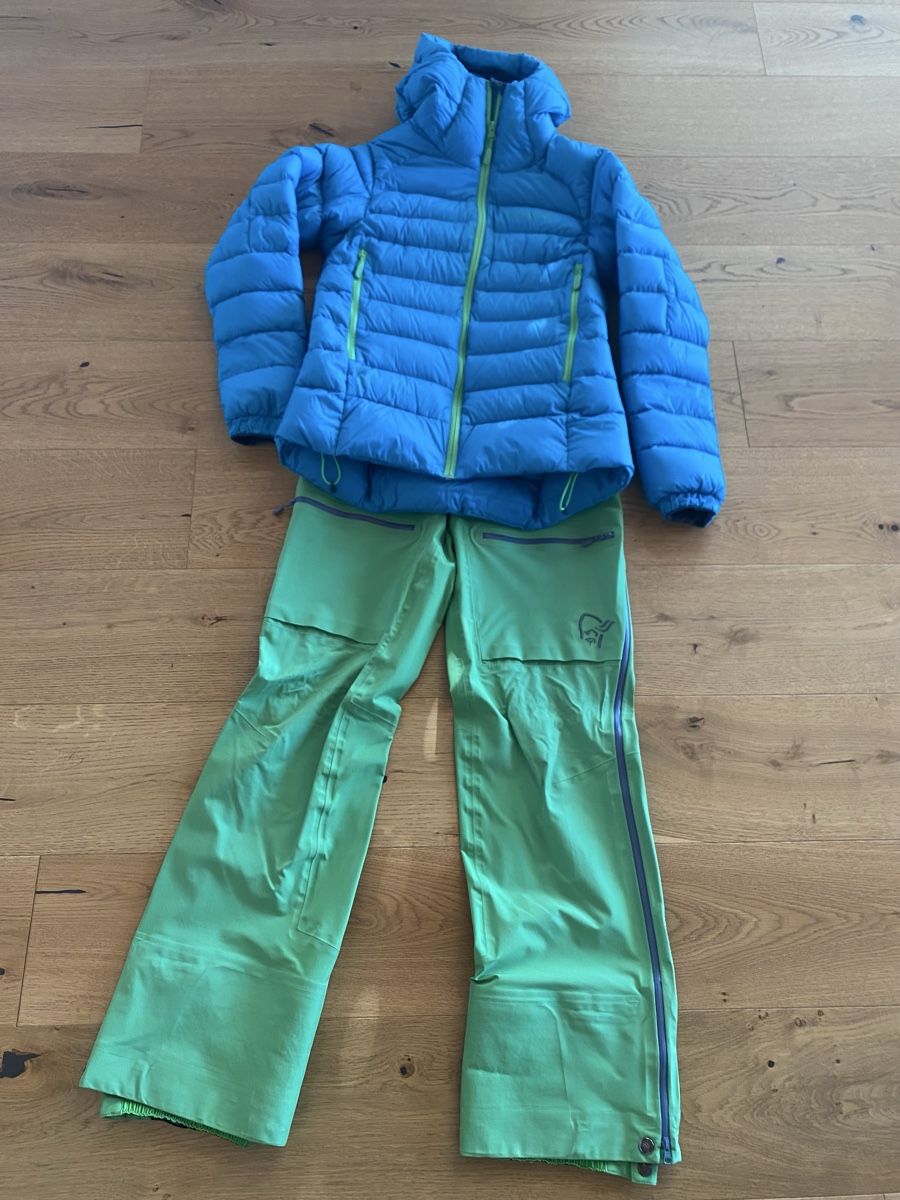Completi & Tailleur: Skianzug Norrona – Usato da Falera venduto da Casutt