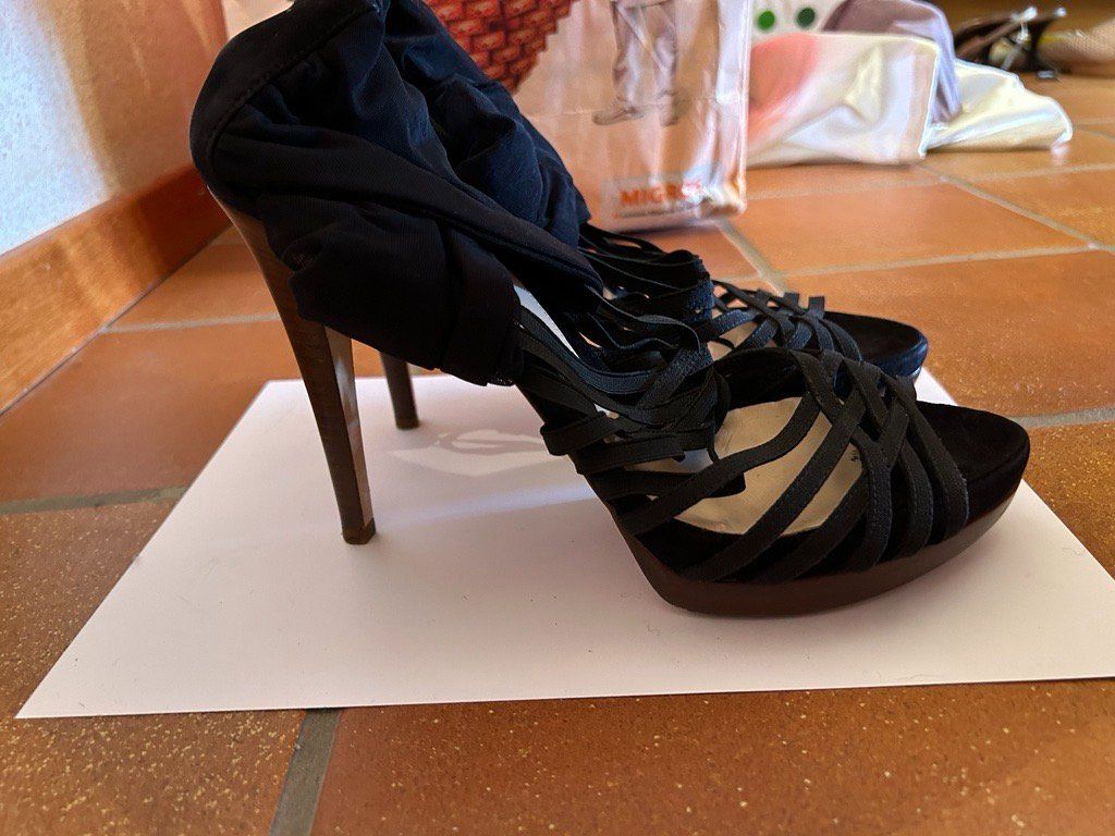 Fendi Scarpe da donna: FENDI elegant black pumps with stilettos – Usato da Zürich venduto da aygo_a 1