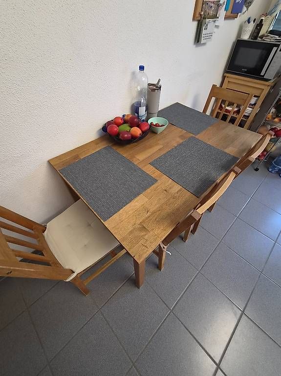 Set di tavolo e panche: Ikea Tisch mit 4 Stühlen – Usato da Balsthal venduto da familie_schaerer 1