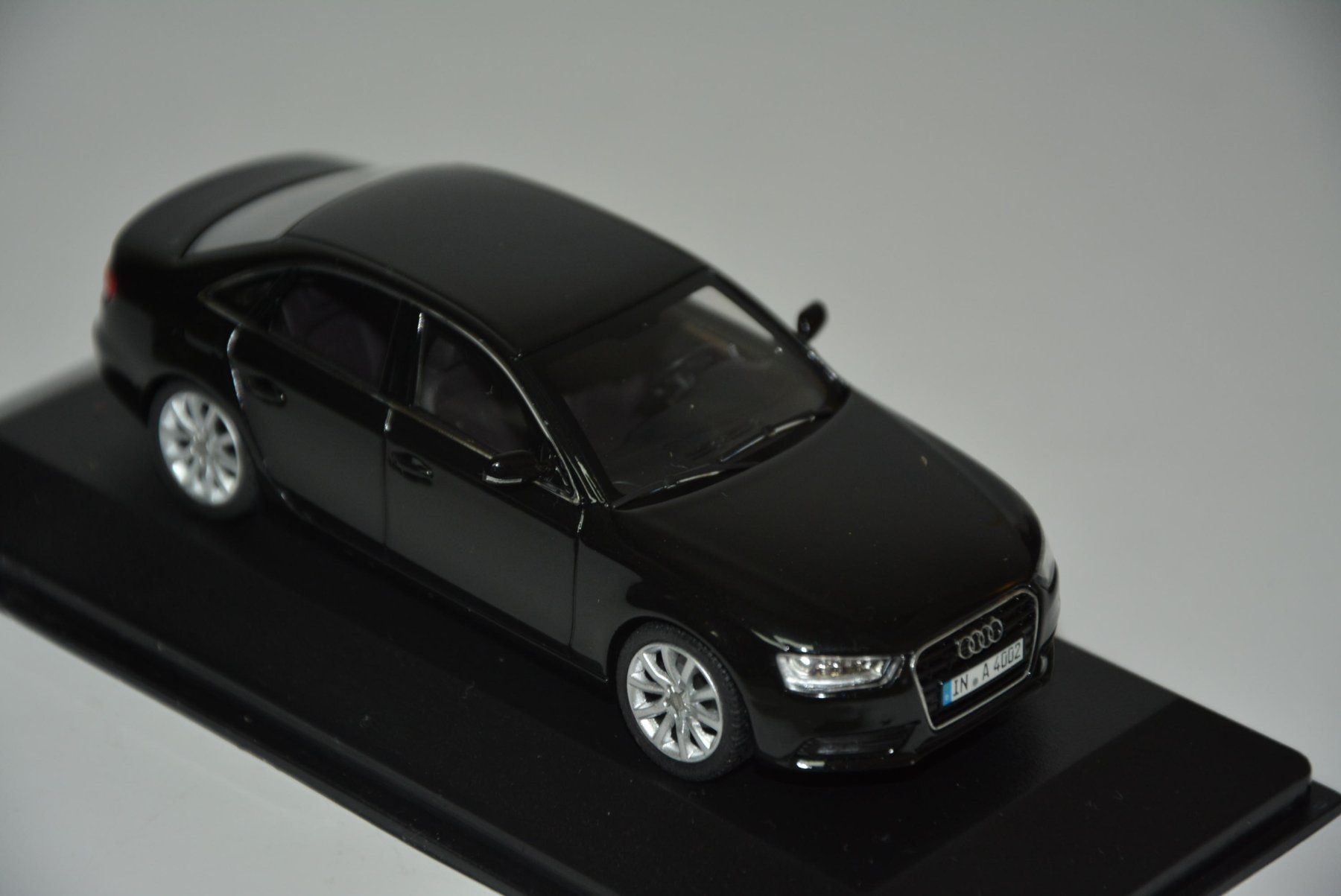 Audi Modellini d'auto: Audi A4 Limousine , Minichamps , 1:43 – Nuovo (secondo la descrizione) da Goldach venduto da Feivel9 5